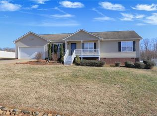 127 Windrow Ln, Statesville, NC 28625