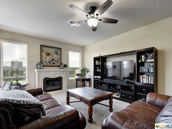 4th image of 1532 Doncaster Dr