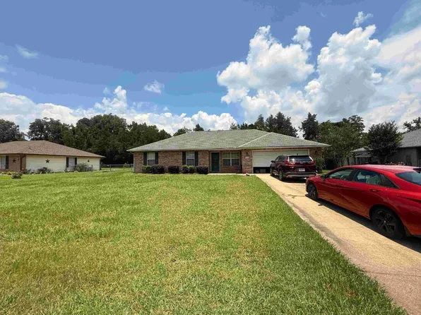 117 Twin Oak Dr, Crestview, FL 32536