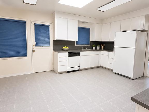 3rd image of 618 Prospect Ave