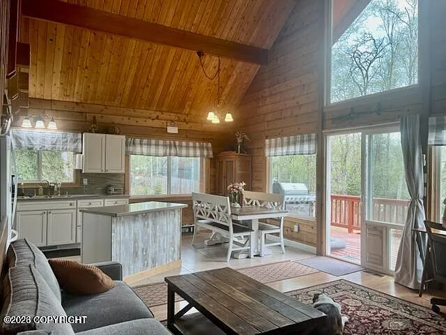 3 bed, 2.0 bath, 1755 sqft, $2,800 — Photo 3