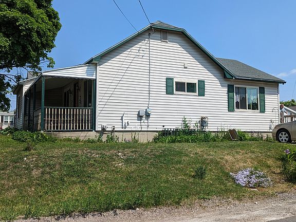 2nd image of 696 W Portage St