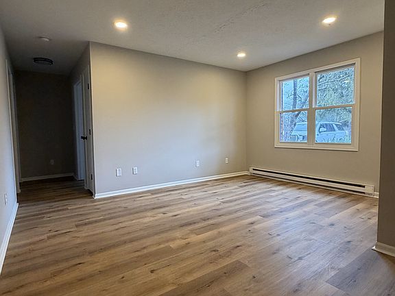 4th image of 647 Pebble Place Dr APT 6