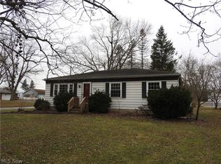 1120 North Rd SE, Warren, OH 44484