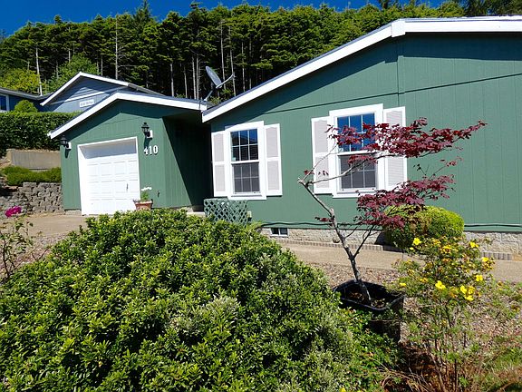 2nd image of 410 NE 70th Dr