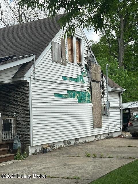 2nd image of 205 Kenoak Dr