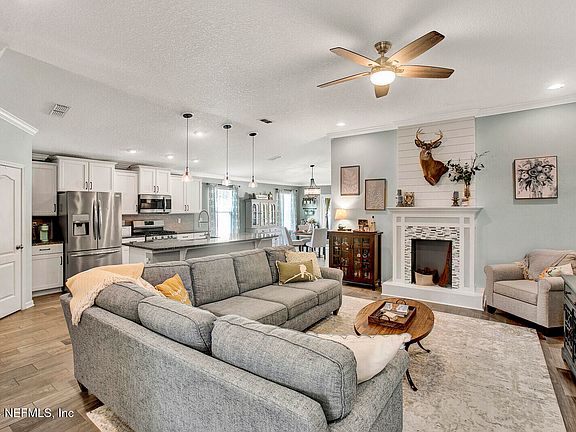 2nd image of 817 SHETLAND Drive
