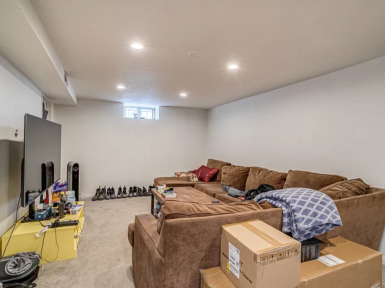 3210 Kearney St — Photo 7