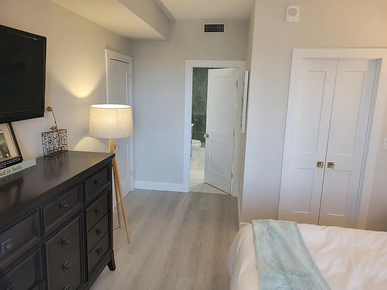 1 Beach Dr SE #801 — Photo 7