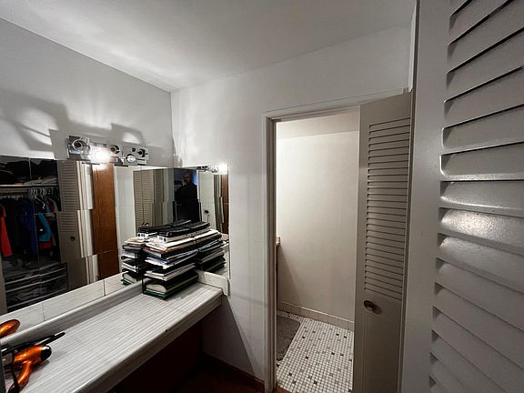5th image of 1301 S Finley Rd APT 301