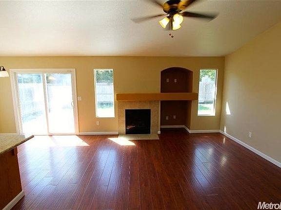 5th image of 1110 Twinberry St