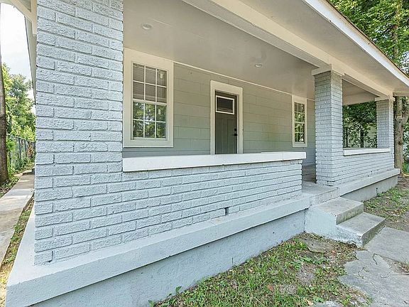3rd image of 779 Looney Ave