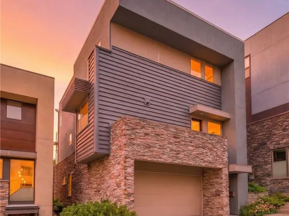 15 Bailey Park Ln, Pittsburgh, PA 15210