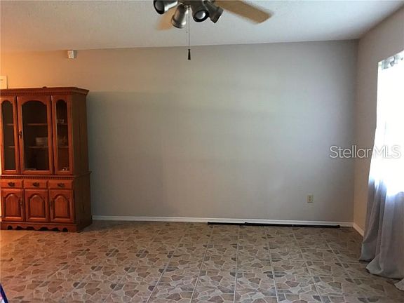 3rd image of 291 Dogwood Ave