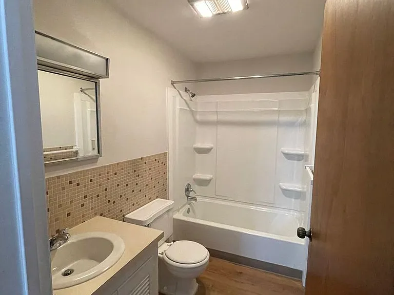 319 Hillcrest Dr — Photo 9
