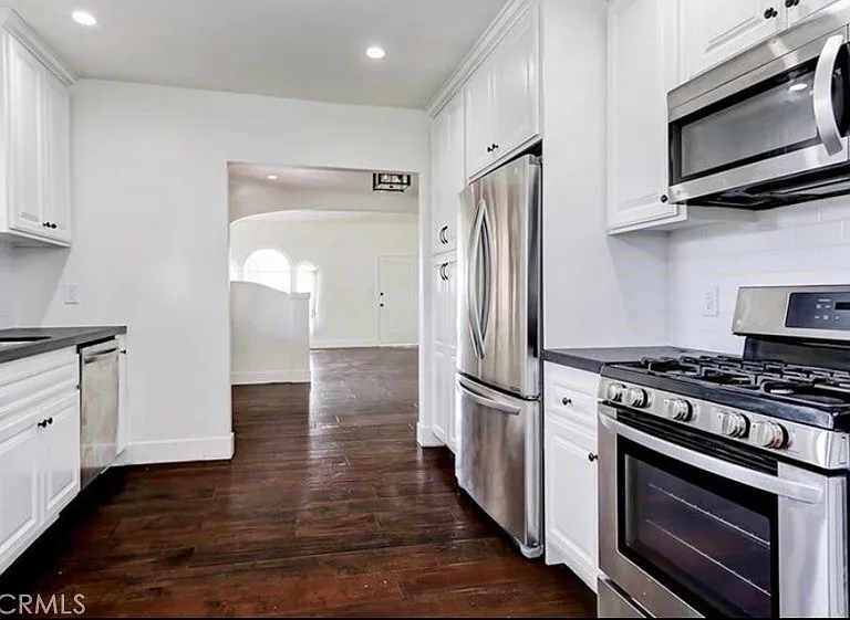 501 Avenue B — Photo 10