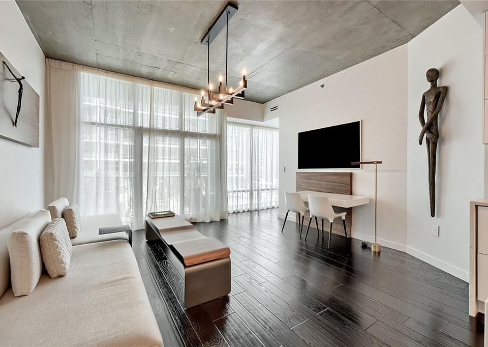 1st image of 923 Peachtree St NE Unit 822