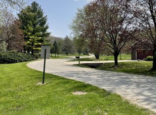322 Birch Ln, Dixon, IL 61021