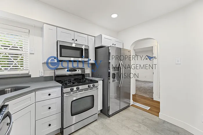 852 E Roosevelt Ave #A — Photo 2