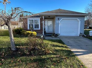 12 Taconia Ct, Mount Laurel, NJ 08054