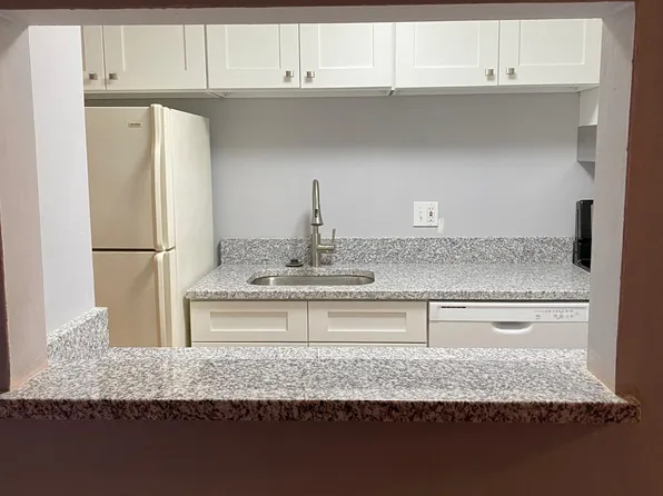 8 Crescent Dr, Andover, MA
