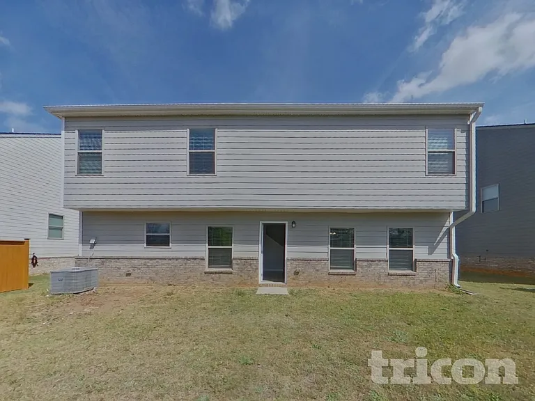1405 Veranda Ln — Photo 17