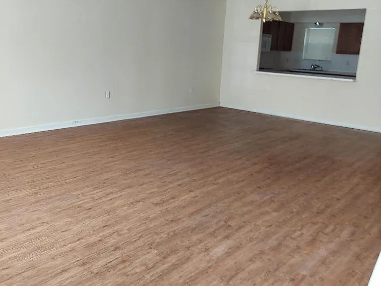 4280 Highland Rd — Photo 1