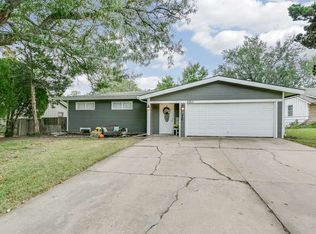 5911 E Clarendon St, Wichita, KS 67220
