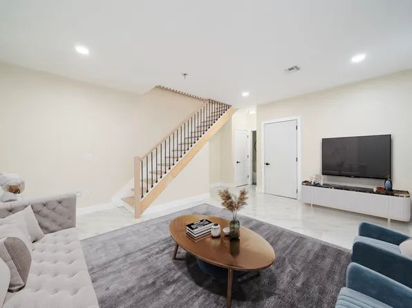 84 Terrace Avenue image 19 of 21