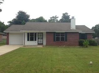 802 Northhill Dr, Hattiesburg, MS 39401