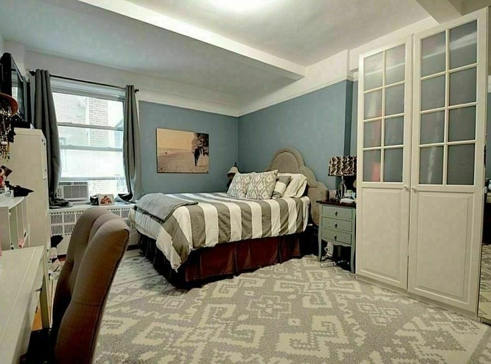 1st image of 200 W 70th St APT 15B