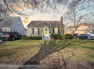 1141 Cleo St, Lansing, MI 48915