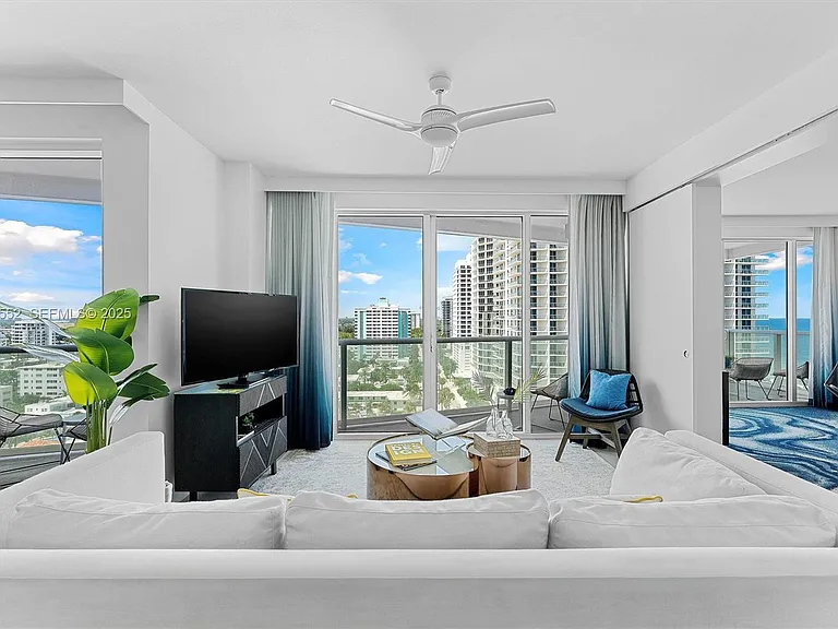 3101 Bayshore Dr — Photo 1