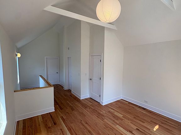 5th image of 1740 N Francisco Ave #Ch