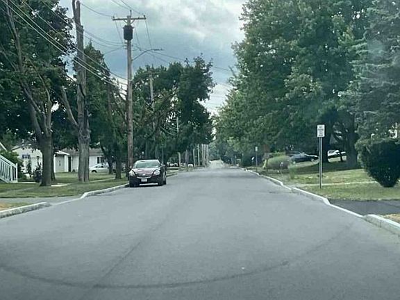 Exterior Neighborhood (street photo)