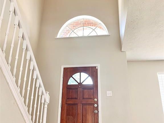 3rd image of 819 Foxborrough Ln