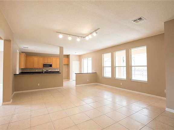 4th image of 547 Canary Island Ct