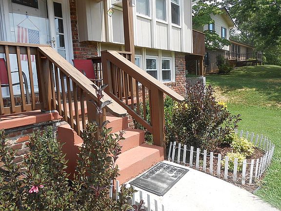 3rd image of 1618 Pinebark Dr