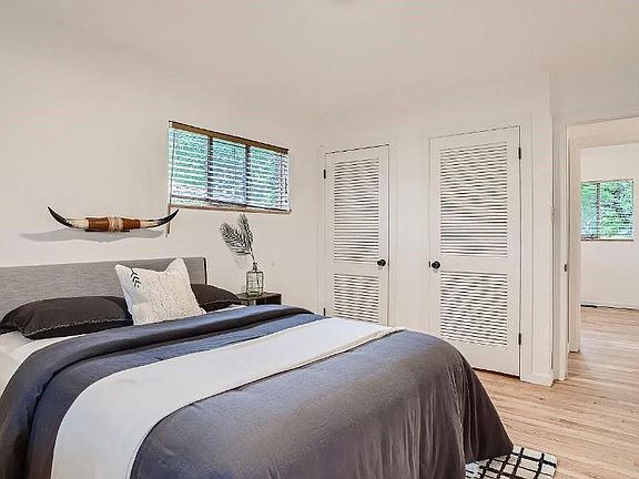 Primary bed