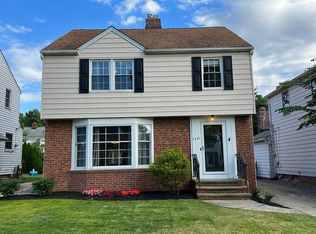 4310 Silsby Rd, University Heights, OH 44118