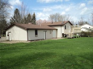 2215 Knoll Ave, Erie, PA 16510