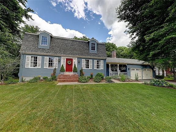 2nd image of 4 Apple Blossom Dr