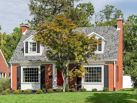 4th image of 596 Acorn Dr