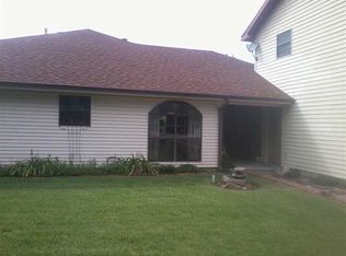 5895 Hogaboom Rd, Groves, TX 77619