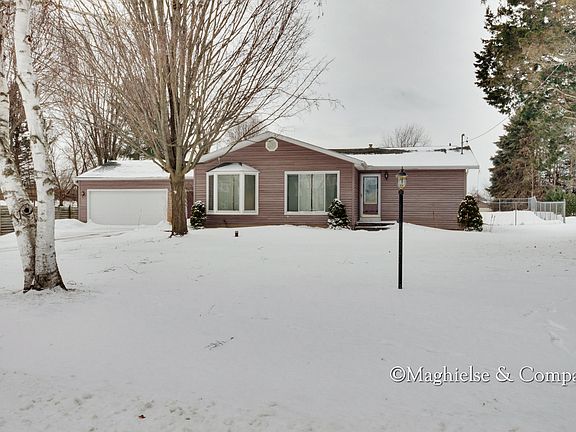2nd image of 6935 Weller Dr NE