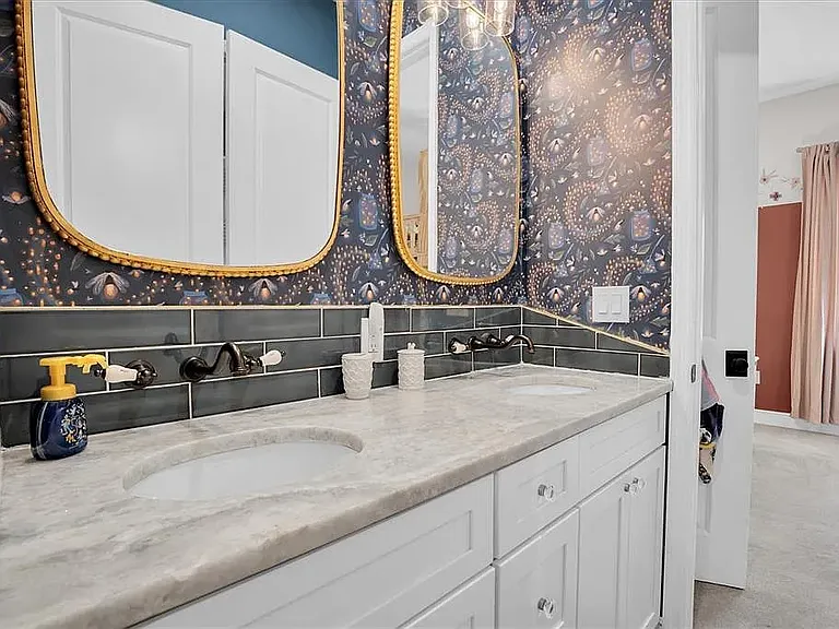 1605 Center Rd — Photo 17