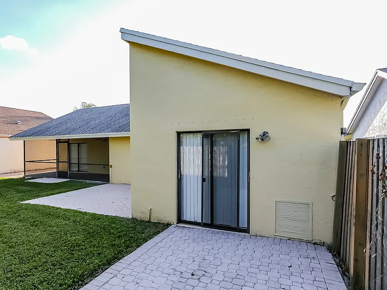 21080 Woodspring Ave — Photo 16
