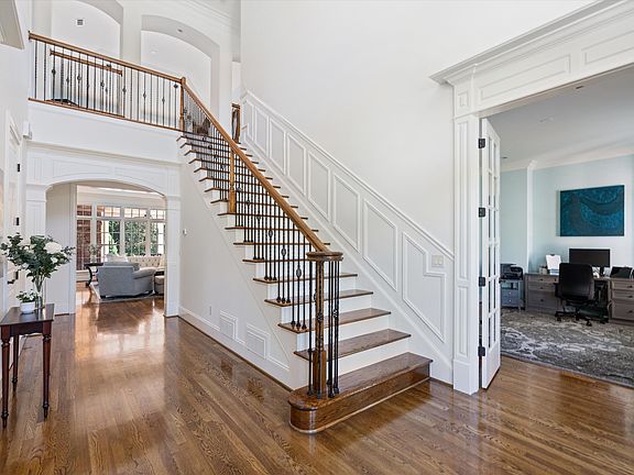 4th image of 1736 Richbourg Park Dr