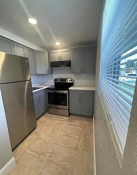 2505 Avenue L — Photo 2