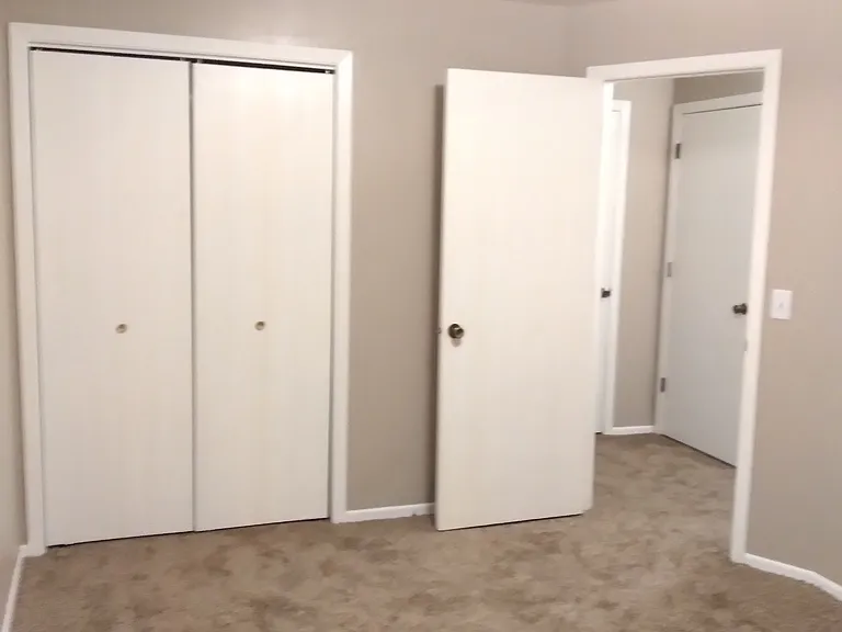 Typical main bedroom layout & finishes.